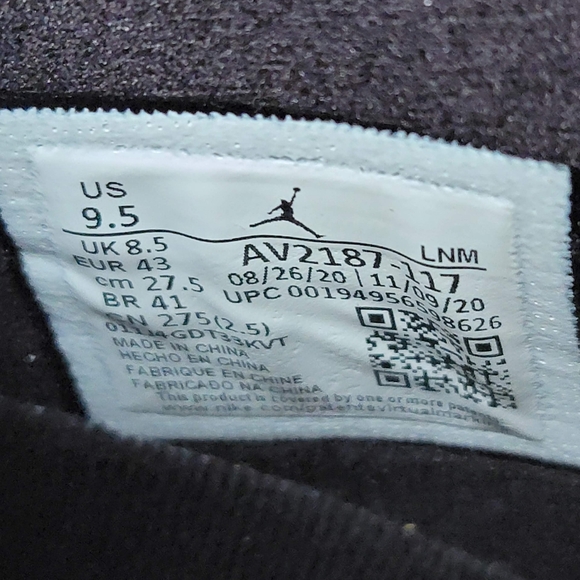 Air Jordan 11 Retro Low Men's size 9.5 - Picture 5 of 6